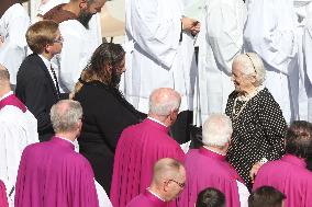 Pope Leo XIV Leads Canonization Of Pier Giorgio Frassati And Carlo Acutis - Vatican City