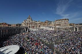 Pope Leo XIV Leads Canonization Of Pier Giorgio Frassati And Carlo Acutis - Vatican City
