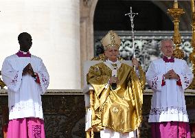 Pope Leo XIV Leads Canonization Of Pier Giorgio Frassati And Carlo Acutis - Vatican City