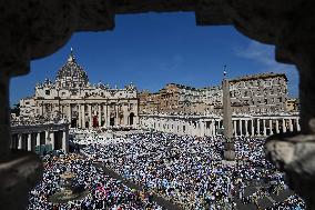 Pope Leo XIV Leads Canonization Of Pier Giorgio Frassati And Carlo Acutis - Vatican City