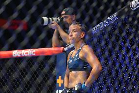 UFC Paris - Sam Hughes v Shauna Bannon