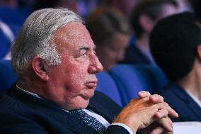 Les Republicains meeting in Paris FA