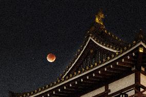 Total lunar eclipse