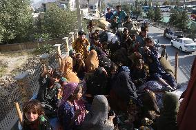 Over 100000 Afghan Refugees Return Home in 1 Week