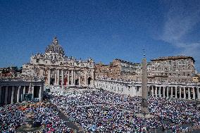 Pope Leo XIV Leads Canonization Of Two Young Italian Saints - Vatican