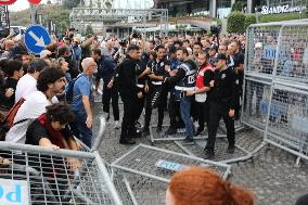 Turkey's Main Opposition Party Headquarters Under Police Blockade - Turkey
