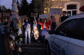 Protest Demands Protection of Ukrainian Soldier's Rights - Kharkiv