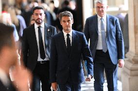 French Government Collapses as MPs Vote to Oust PM - Paris