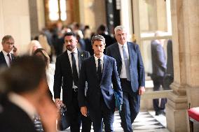 French Government Collapses as MPs Vote to Oust PM - Paris