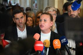 French Government Collapses as MPs Vote to Oust PM - Paris