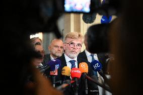 French Government Collapses as MPs Vote to Oust PM - Paris