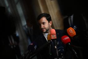 French Government Collapses as MPs Vote to Oust PM - Paris