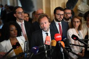 French Government Collapses as MPs Vote to Oust PM - Paris