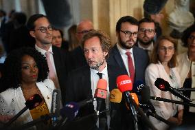 French Government Collapses as MPs Vote to Oust PM - Paris