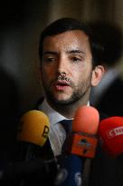 French Government Collapses as MPs Vote to Oust PM - Paris