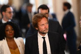 French Government Collapses as MPs Vote to Oust PM - Paris