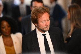 French Government Collapses as MPs Vote to Oust PM - Paris