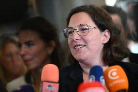 French Government Collapses as MPs Vote to Oust PM - Paris