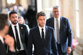 French Government Collapses as MPs Vote to Oust PM - Paris