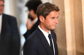 French Government Collapses as MPs Vote to Oust PM - Paris