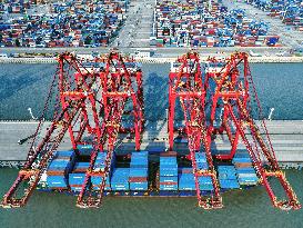 Zhoushan Port Container Transportation