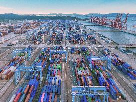 Zhoushan Port Container Transportation