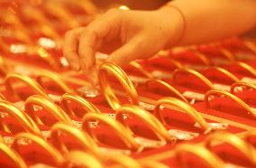 International Gold Prices Hit A Historic High