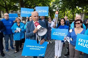 Protest in front of the Riigikogu