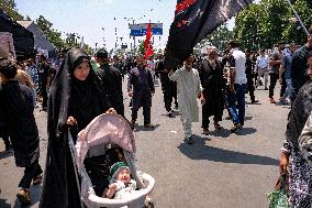 Kashmiri Shiites Mark Muharram Mourning - India
