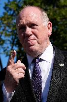 Tom Homan speaks with reporters - Washington