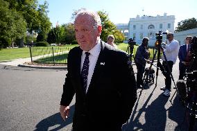 Tom Homan speaks with reporters - Washington