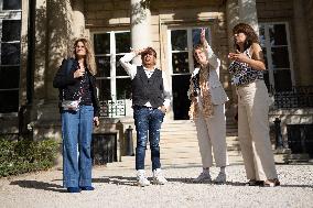 Laurent Voulzy visits the National Assembly - Paris