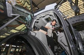 High-powered Tractor Assembles in Qingzhou