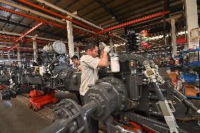 High-powered Tractor Assembles in Qingzhou