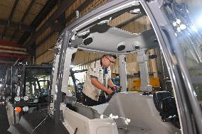 High-powered Tractor Assembles in Qingzhou