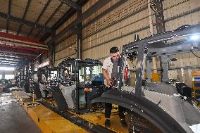 High-powered Tractor Assembles in Qingzhou