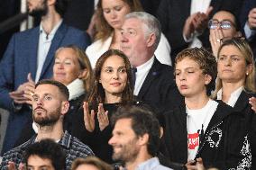 Natalie Portman At France And Iceland - Paris