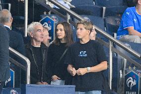 Natalie Portman At France And Iceland - Paris