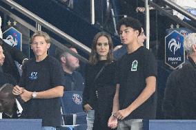 Natalie Portman At France And Iceland - Paris