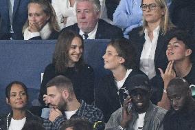Natalie Portman At France And Iceland - Paris