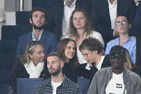 Natalie Portman At France And Iceland - Paris