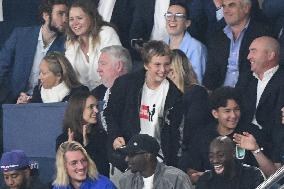 Natalie Portman At France And Iceland - Paris