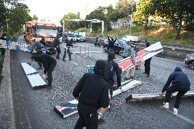 Bloquons-tout At Porte de Vincennes - Paris