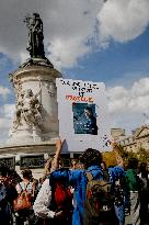 Demonstration by the Mothers in Revolt Movement - Paris
