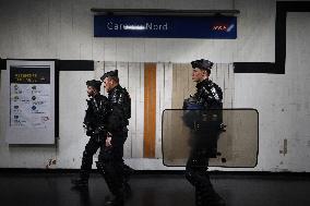 Bloquons-tout At Gare du Nord - Paris