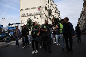 Bloquons-Tout At The Gare du Nord - Paris