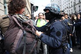 Bloquons-Tout At The Gare du Nord - Paris