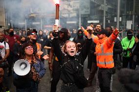 Bloquons-Tout At The Gare du Nord - Paris