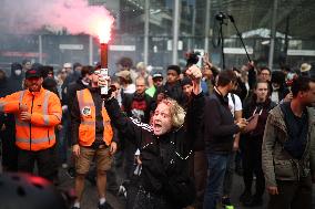 Bloquons-Tout At The Gare du Nord - Paris