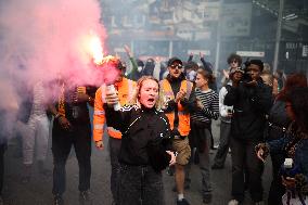 Bloquons-Tout At The Gare du Nord - Paris
